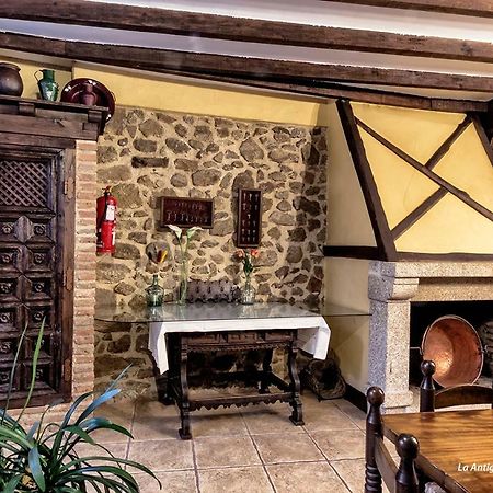 La Antigua Botica Guest House Pasaron Exterior photo